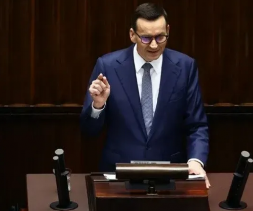 Poloni, opozita kërkon votëbesim për të rrëzuar qeverinë e Donald Tusk