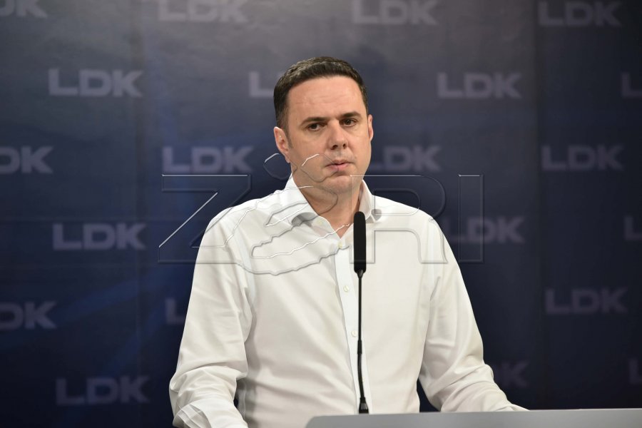 Abdixhiku  Ne po propozojmë e para meje prej zarfave e kanë marrë vesh kush u bë president