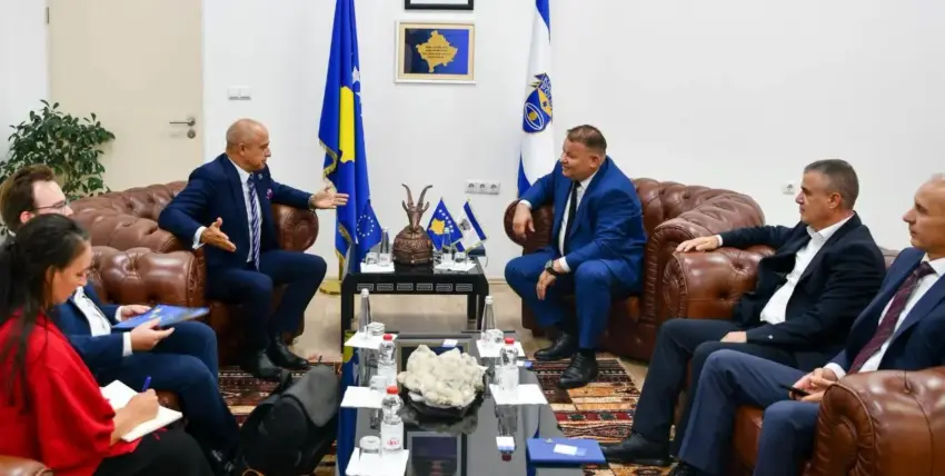 Hoxha takon shefin e ri të EULEX-it, diskutojnë për bashkëpunimin në siguri