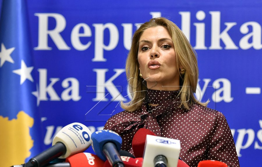 Deliu Kodra  Nuk do të rrimë duarkryq