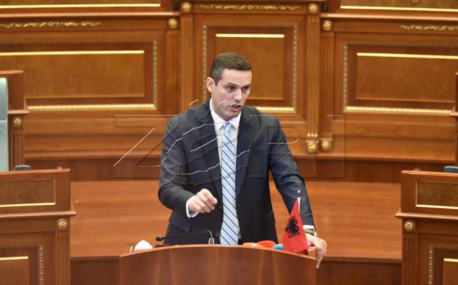 PDK ja kërkon sërish vazhdimin e seancës konstituive  Gruda  Kushtetuta s është statut i Vetëvendosjes
