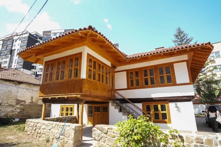 Restaurohet shtëpia e familjes Koroglu, një dëshmi e rrallë e arkitekturës