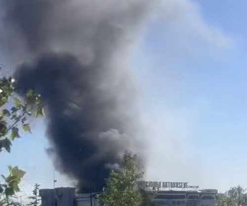 Zjarr te Stacioni i Autobusëve, evakuohen banorët
