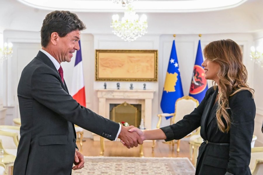 Haxhiu pranon letrat kredenciale të ambasadorit të ri të Francës në Kosovë