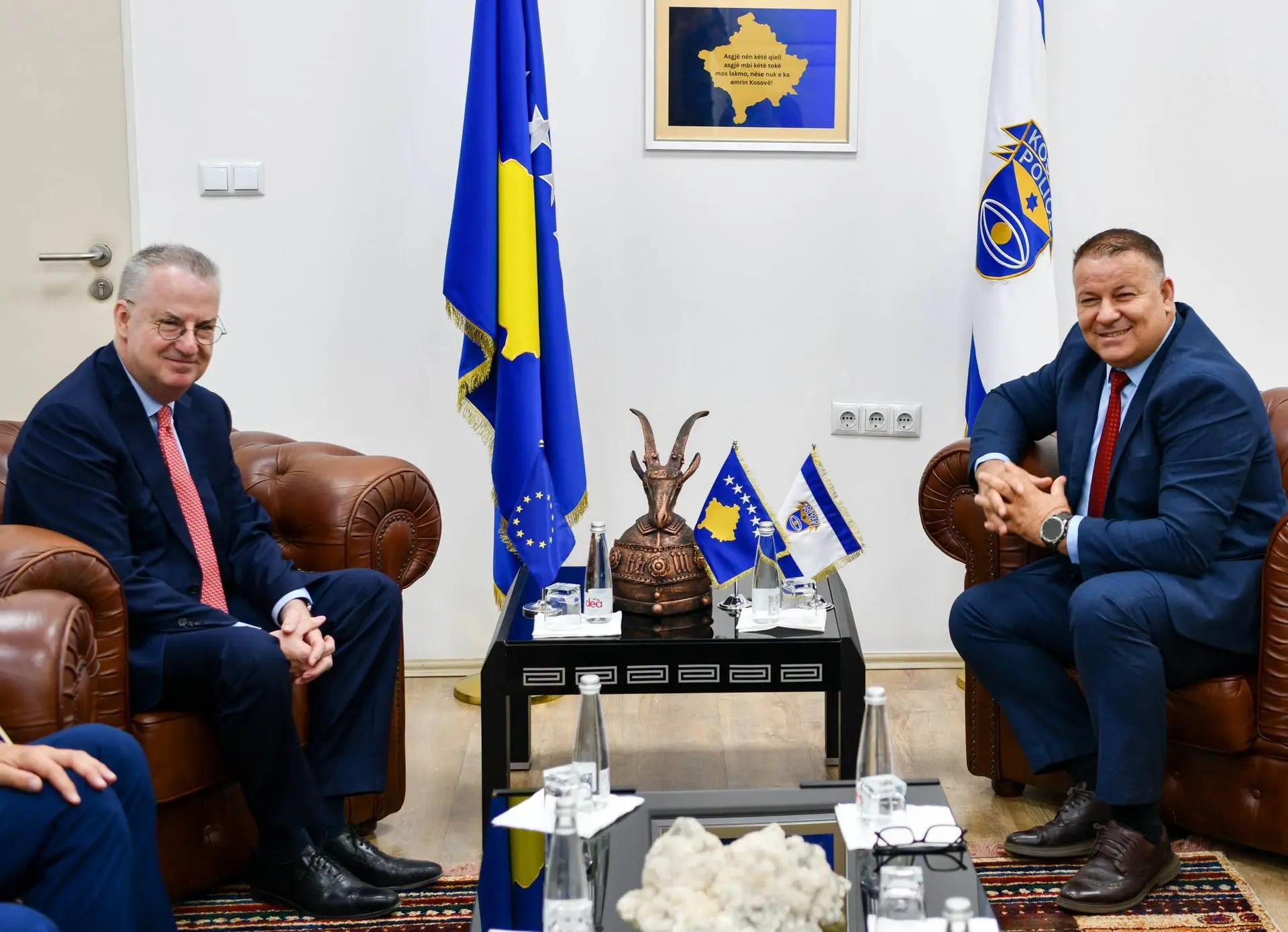 Kreu i Policisë pret ambasadorin e ri të BE-së në Kosovë, diskutojnë për sigurinë