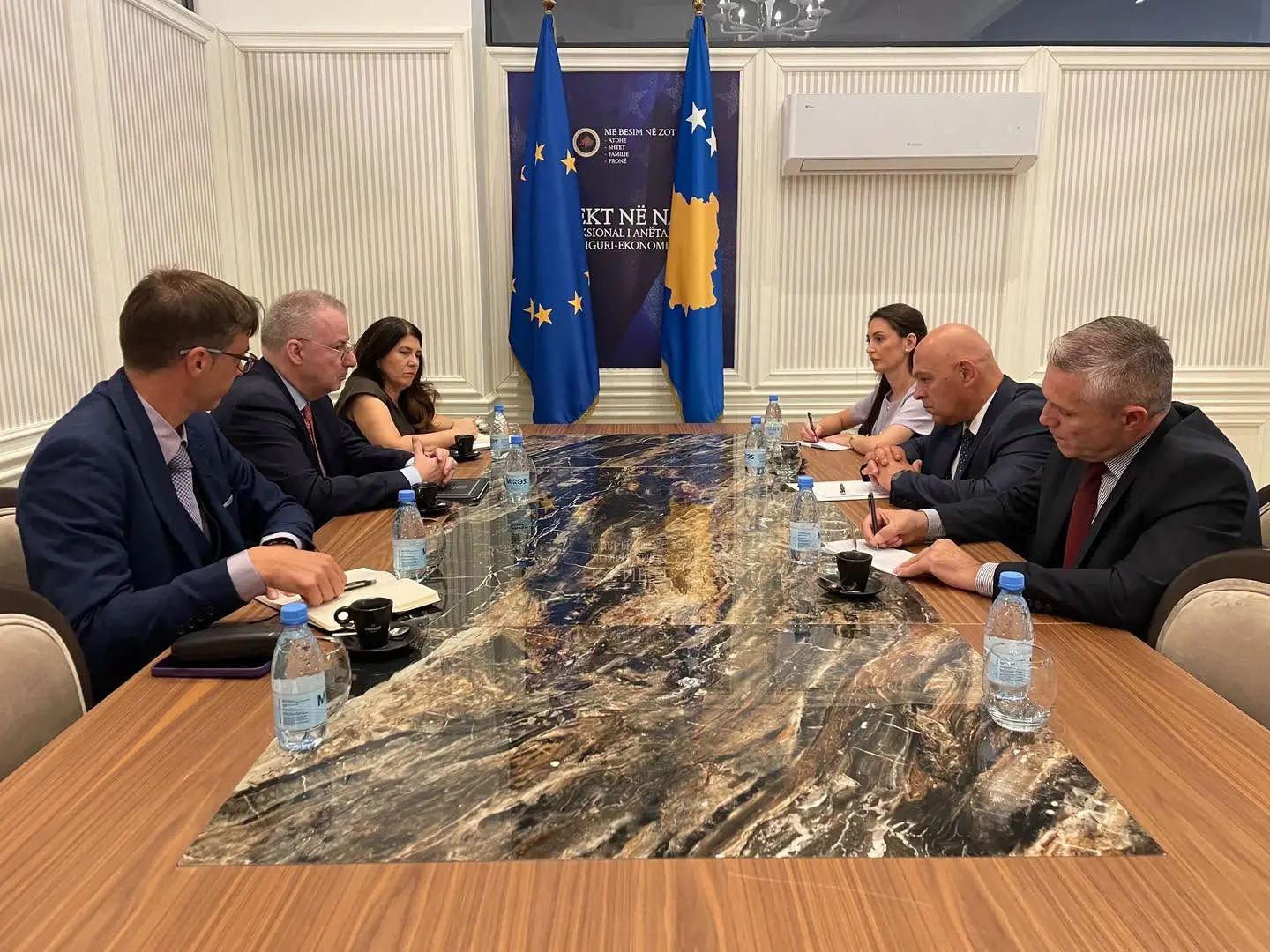 Gjini pas takimit me ambasadorin ri të BE-së: Kosova duhet të avancojë drejt integrimit evropian