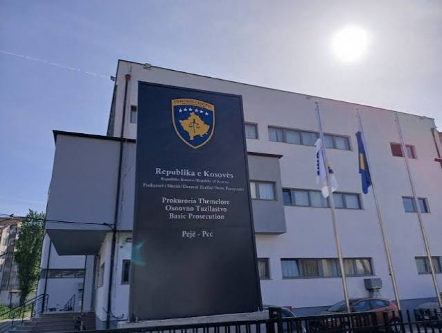  Vrasje e rëndë   ndalohet për 48 orë i dyshuari që vrau motrën dhe plagosi nënën në Klinë