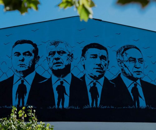 Nënkryetarja e Prishtinës Musmurati zbulon muralin e krerëve të UÇK-së