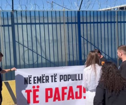 Aktivistët e “Liria ka Emër” para EULEX-it për ish-krerët e UÇK-së: Në emër të popullit, shpallni të pafajshëm
