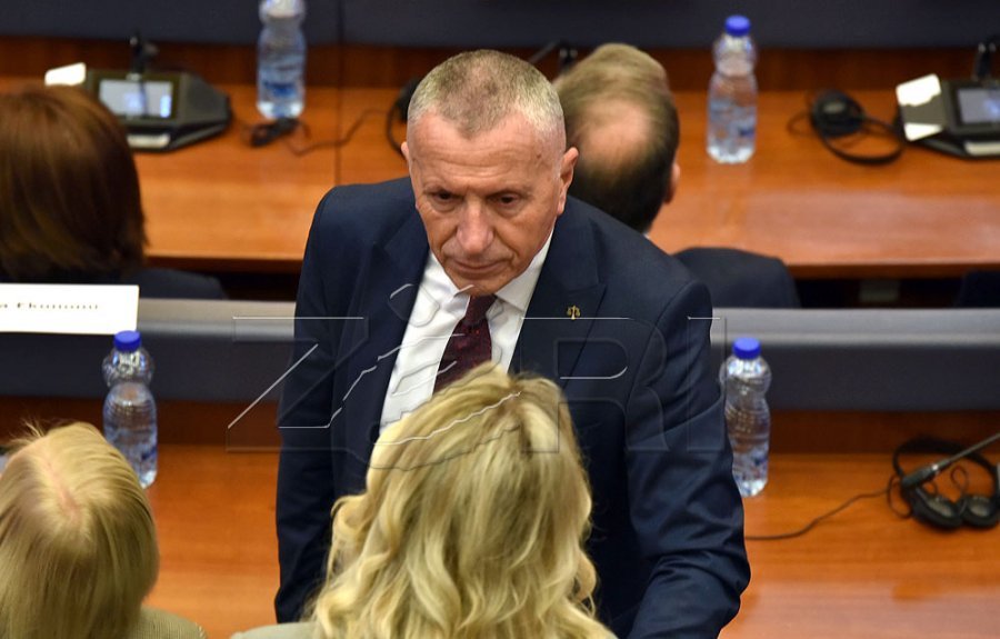 Kamberi   Bota serbe  po materializohet në sytë e BE së dhe mbarë botës
