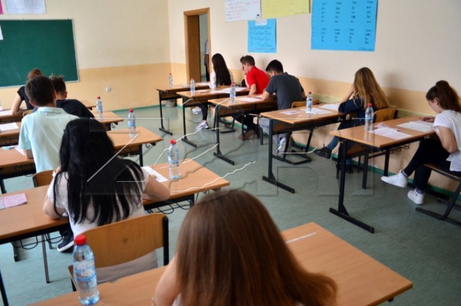 publikohen-rezultatet-e-testit-pisa-shqiperia-rritje-te-konsiderueshme-ne-matematike-shkence-dhe-lexim-krahasuar-me-2022