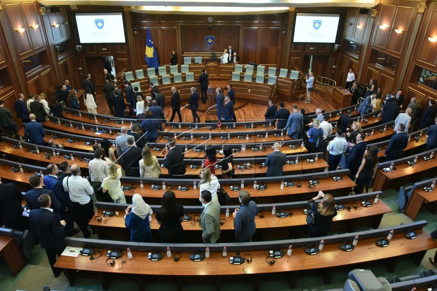 Këta janë deputetët e LDK së dhe PDK së që munguan në seancën konstituive