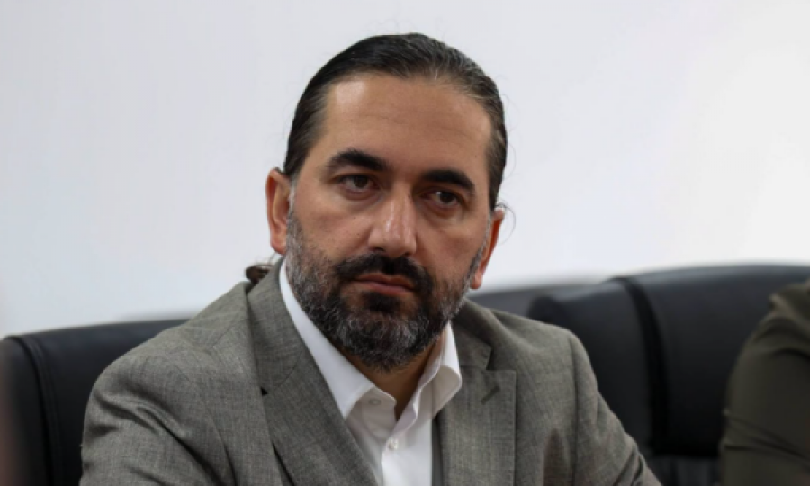 Dyshimet për korrupsion në Fushë Kosovë  Prebreza e shkarkon drejtorin e arrestuar