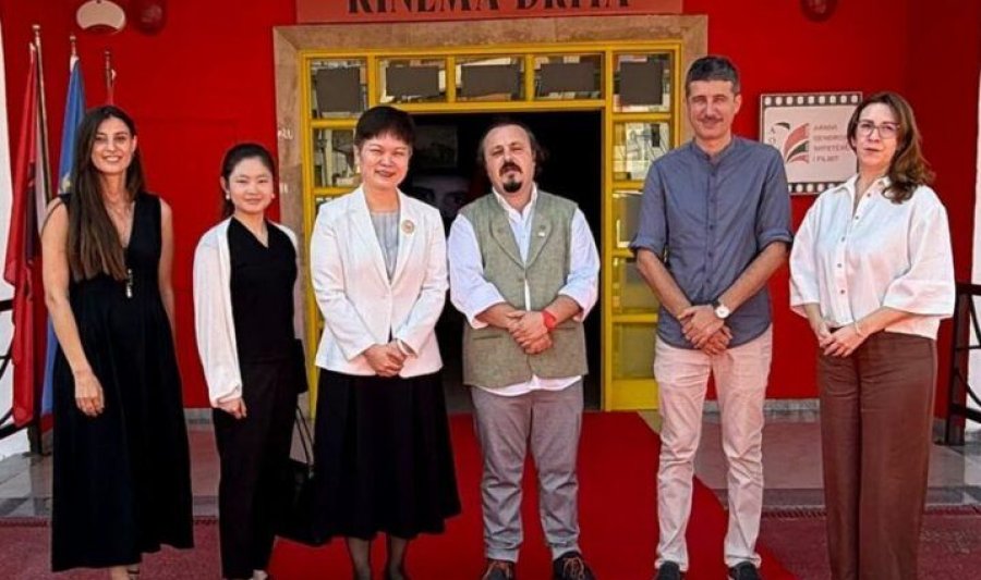 ambasadorja-e-kines-ne-shqiperi-pang-chunxue-vizitoi-arkivin-qendror-shteteror-te-filmit