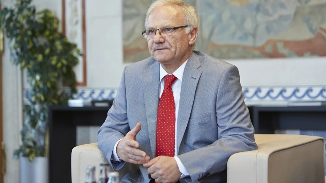 Ish ambasadori Bimo  Procesi në Hagë është politik  nuk ka lidhje me luftën