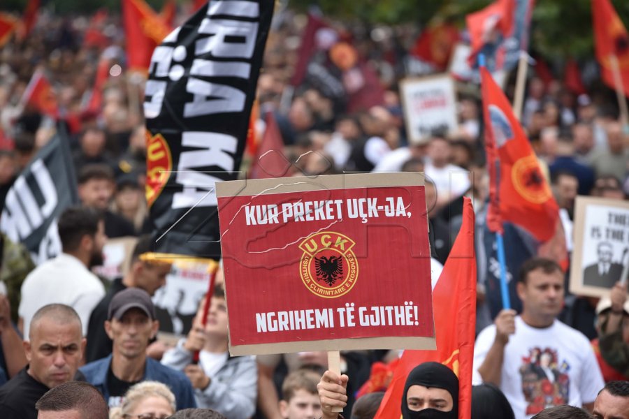 “Kur preket UÇK-ja, ngrihemi të gjithë!”