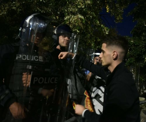 Protesta kundër Speciales, Policia krijon kordon para Qeverisë