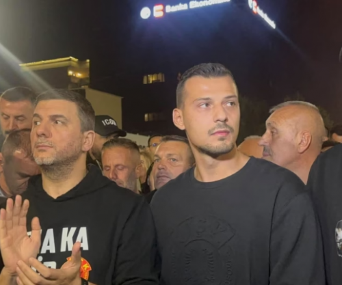 Protestës para Qeverisë i bashkohen Memli Krasniqi, Endri Thaçi dhe Klestor Veseli