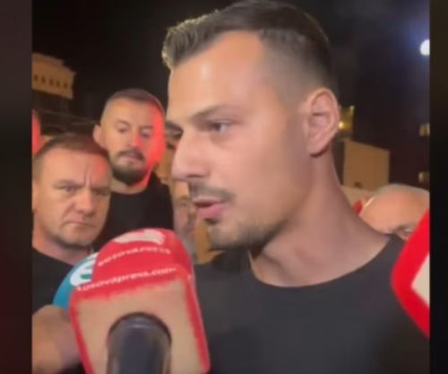 Endrit Thaçi nga protesta: Populli është me UÇK-në, besojmë në pafajësinë e çlirimtarëve 