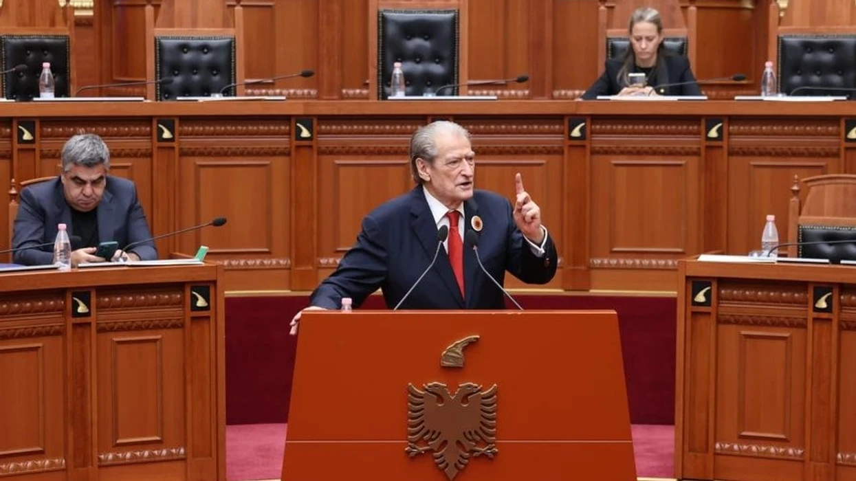 berisha-ne-kuvend-vuciqi-dhe-argati-i-tij-edi-rama-jane-pergjegjes-per-ate-qe-ndodhi-ne-hage