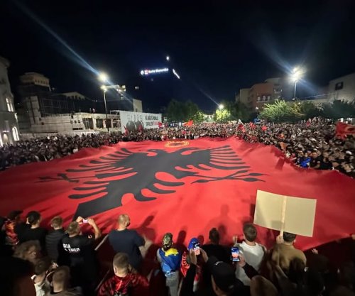 Hoxhaj nga sheshi i Prishtinës: UÇK, zemra e shqiptarisë