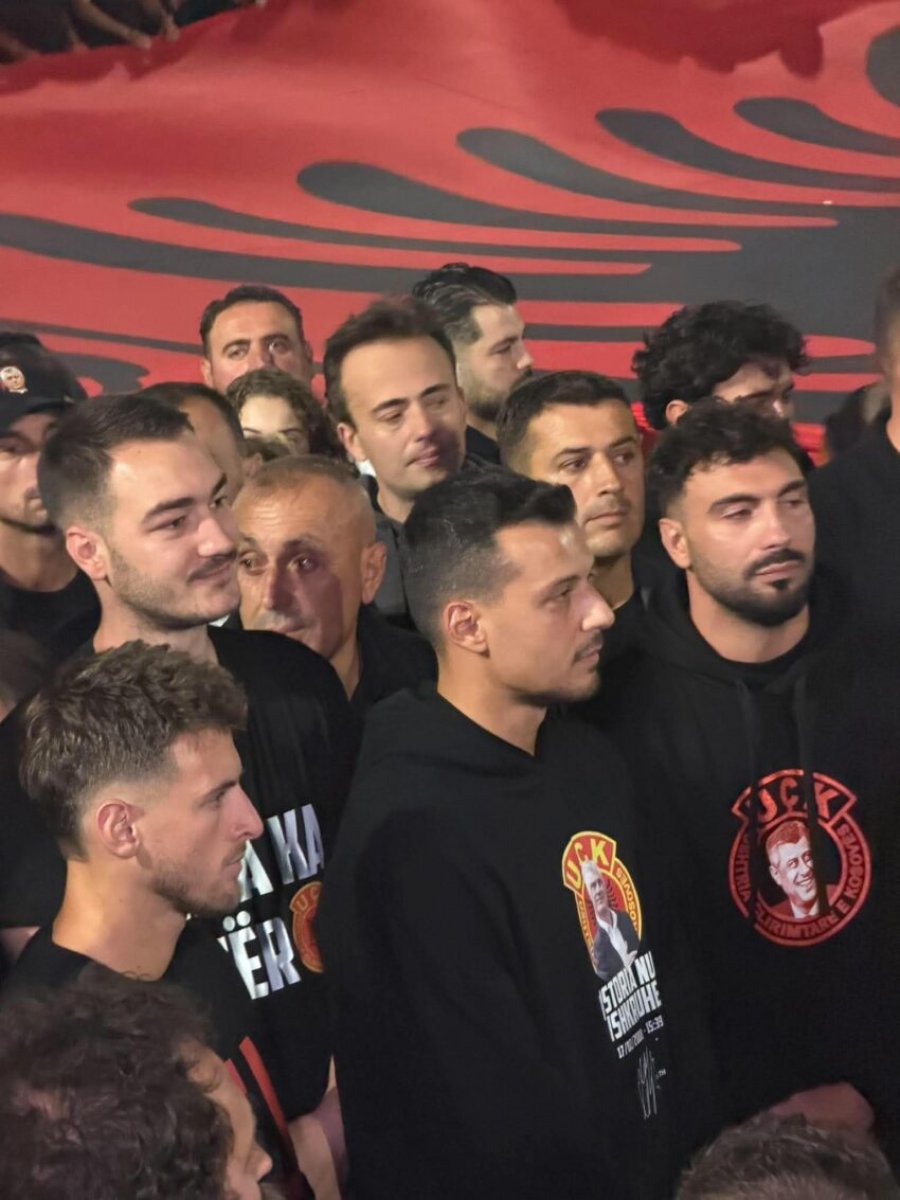 Djali i Thaçit dhe ai i Veselit edhe sonte në protestën në Prishtinë