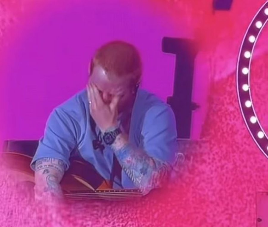 bien-cmimet-e-biletave-ed-sheeran-kthehet-ne-skene-pas-stuhise-flet-per-gazen-situata-eshte-e-pafalshme