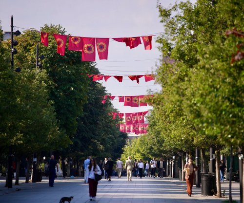 Prishtina mbushet me flamuj të UÇK-së, Rama publikon pamje