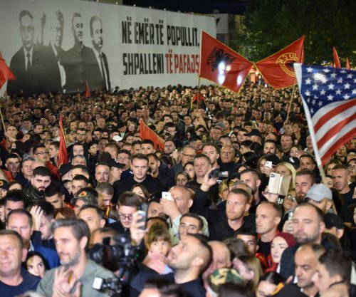 Çlirim Haziri në natën e gjashtë të protestës: Ky shesh nuk kërkon ndarje, ky shesh kërkon bashkim