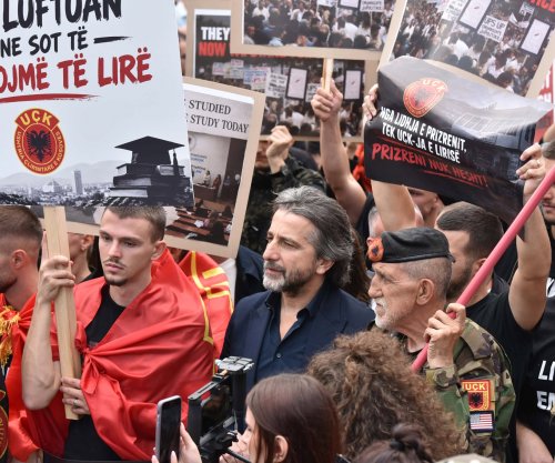 Përparim Rama i bashkëngjitet marshit të studentëve