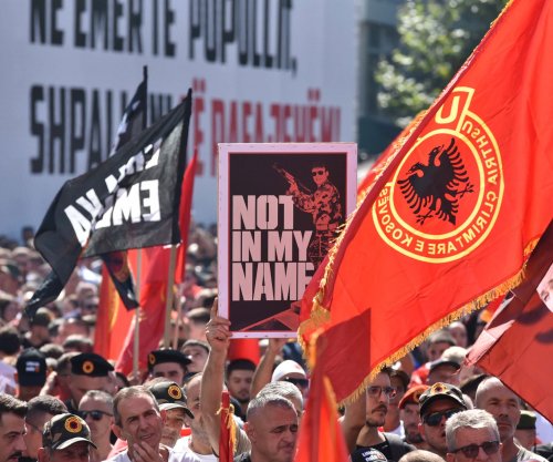 Çlirim Haziri fton qytetarët edhe sonte në protestën “Jo në emrin tim”, dita e gjashtë radhazi