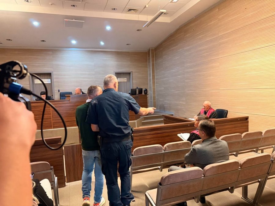 Rigjykimi ndaj Ardian e Lavdim Krasniqit - Gjykata ndan procedurën, seanca për Ardianin do të vazhdojë më 13 nëntor