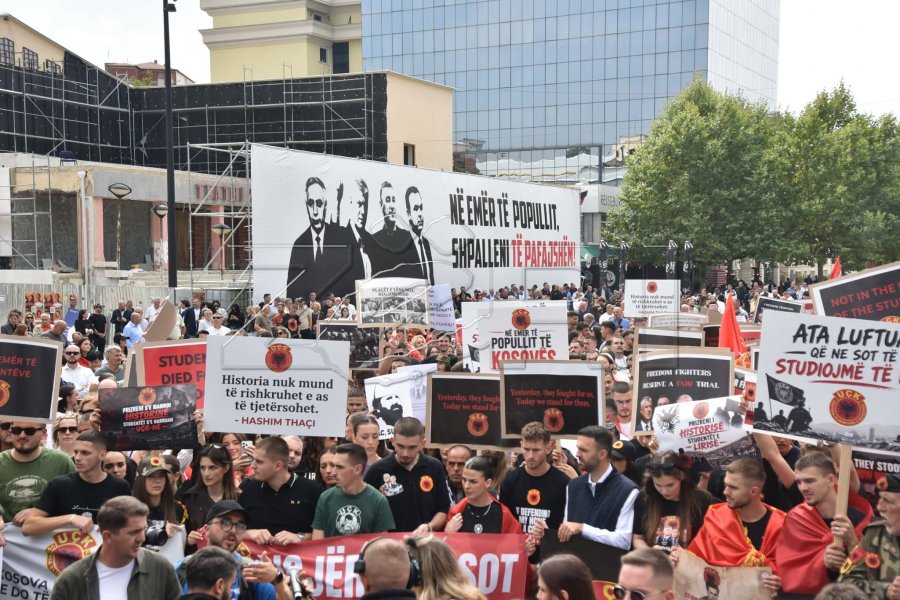 Ligjëratat mbahen sot në shesh   vazhdon protesta e studentëve kundër vendimit të Speciales