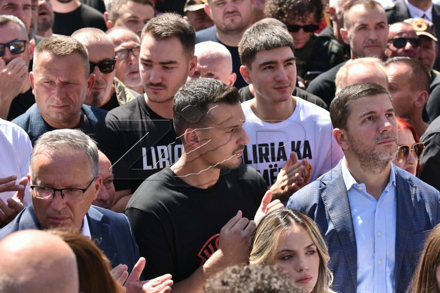 djali-i-jakup-krasniqit-babai-me-tha-ne-telefon-qe-prej-vendimit-jam-akoma-me-i-forte