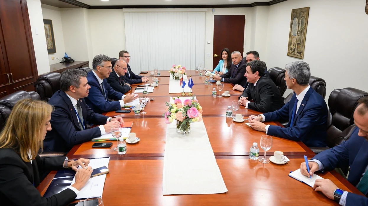 Kurti pas takimit me Plenkoviqin  Aktgjykimi i Speciales është i pasaktë  i padrejtë dhe i rëndë