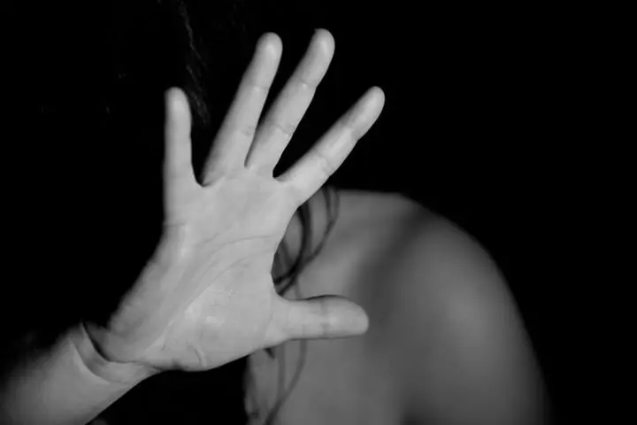 Dyshohet se dhunuan dy femra, arrestohen dy persona në Kaçanik