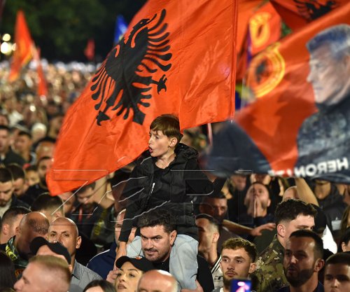 Në natën e tetë të protestës “Jo në emrin tim”, sonte flasin Leonora Jakupi, Yll Limani dhe Resul Sinani
