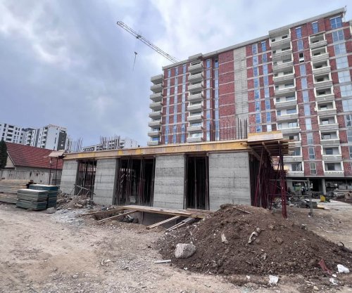 Inspektorati Qendror i Punës ndalon punimet në 6 objekte ndërtimi në Prishtinë, Pejë dhe në Mitrovicë