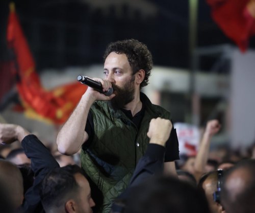 Çlirim Haziri në natën e tetë të protestës: Mos e ngatërroni qetësinë tonë me dobësi, durimi ynë po përfundon