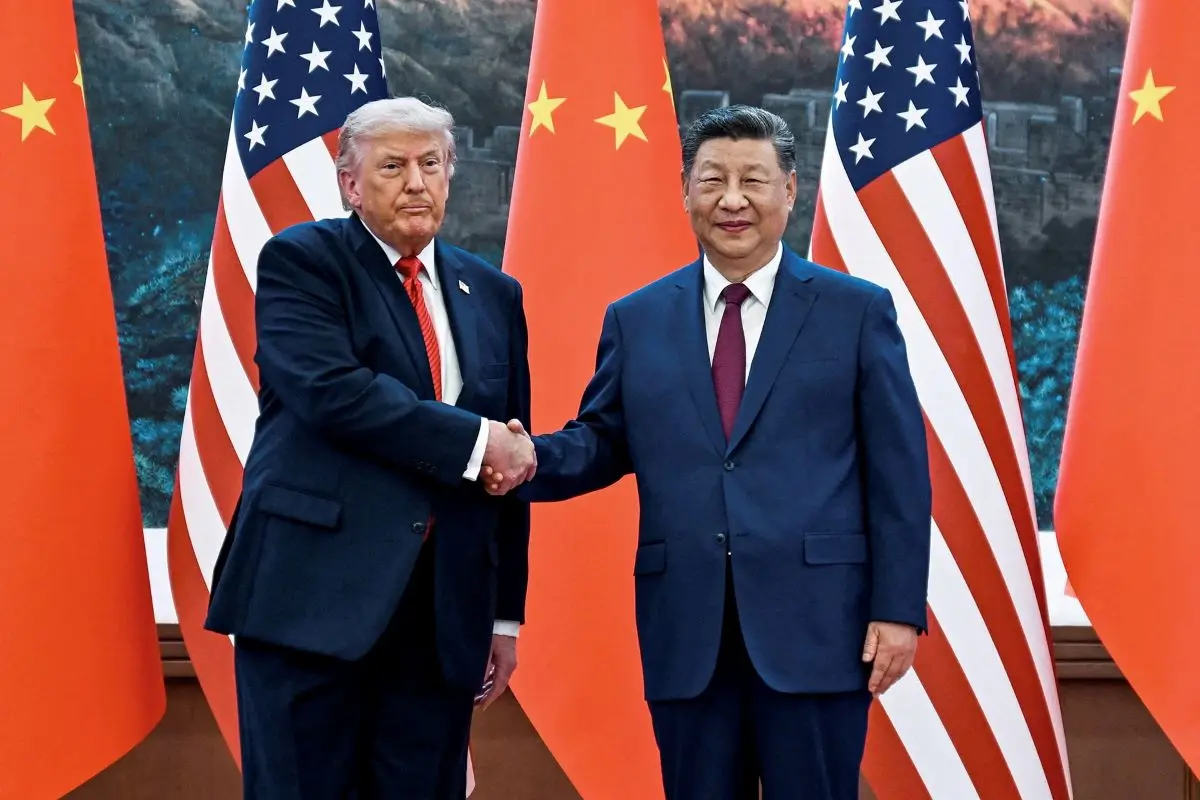 Presidenti kinez nis vizitën shtetërore në Washington  Trumpi e pret në aeroport