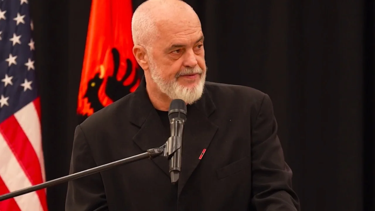 Edi Rama komandon drejtuesin e ri të SHISH-it, pas shkarkimit të Vlora Hysenit