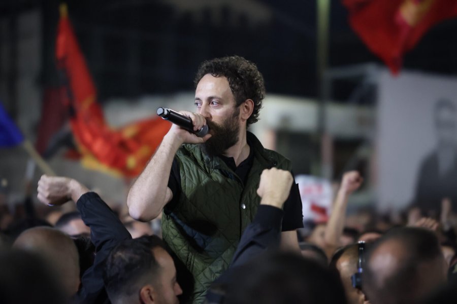 Çlirim Haziri në natën e tetë të protestës  Mos e ngatërroni qetësinë tonë me dobësi  durimi ynë po përfundon