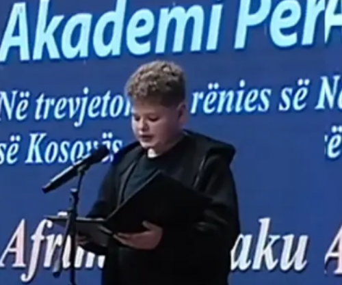Djali i Afrim Bunjakut i preku të gjithë me fjalët për babanë: Më mungon dora dhe prania jote