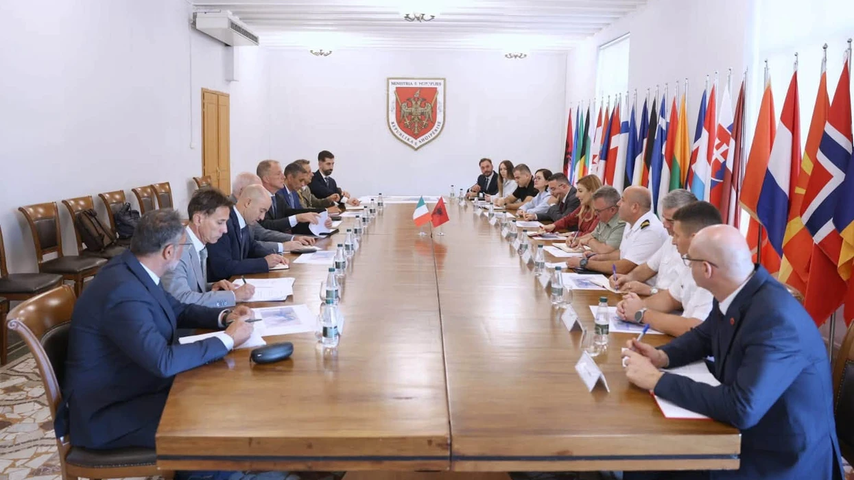 Italia dhe Shqipëria forcojnë bashkëpunimin ushtarak