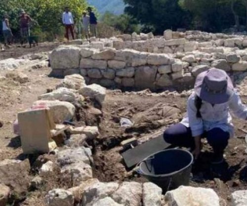 Zbulohet një kompleks luksoz romak në Tepelenë, mozaikët 1,600-vjeçarë zbulojnë gjurmë të jetës antike