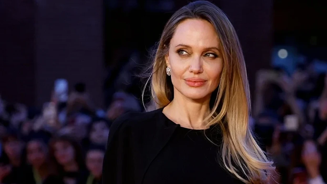 Angelina Jolie shet pronën dhe shtëpinë për 24.75 milionë dollarë, ajo planifikon të largohet nga Los Angeles
