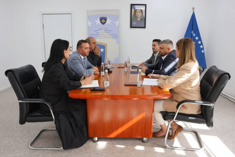 Hoti dhe Rafuna diskutojnë përshtatjen e politikave të punësimit me nevojat e sektorit privat