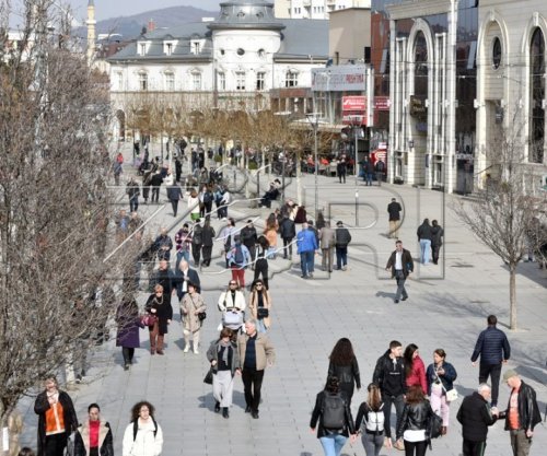 Sociologu Xerxa: Ikja e të rinjve po e plak popullsinë, institucionet duhet të krijojnë perspektivë në Kosovë