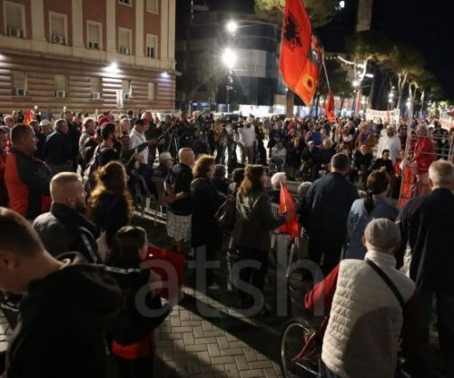 Vijon në ditën e 119-të protesta para Kryeministrisë