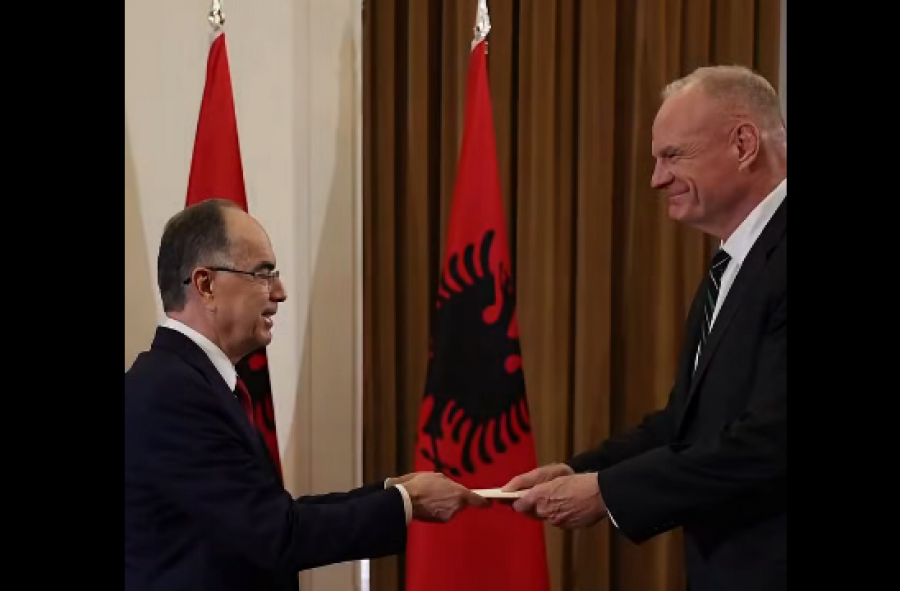 Ambasadori i ri amerikan ia dorëzon kredencialet, Begaj: SHBA-ja aleat i pa zëvndësueshëm për ne [video] 